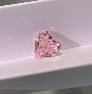 Door de mens gemaakt, in een lab gegroeid Roze CVD Diamanten Hartvorm 1.8ct-2.5ct VS-VVS