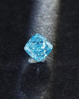 Los CVD Laboratorium Gekweekt Synthetisch Buitensporig Levendig Blauw Verklaard Diamond Cushion Shape 2.25ct IGI