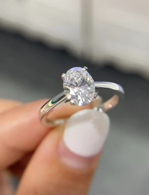 Witte ovaal diamanten ring verlovingsring trouwring laboratorium gegroeide diamanten ring