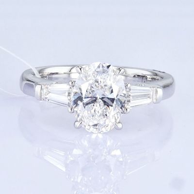 18k witte lab gegroeide diamanten ring drie stenen ontwerp 1ct+ D VVS2 klassiek ontwerp ovaal vorm
